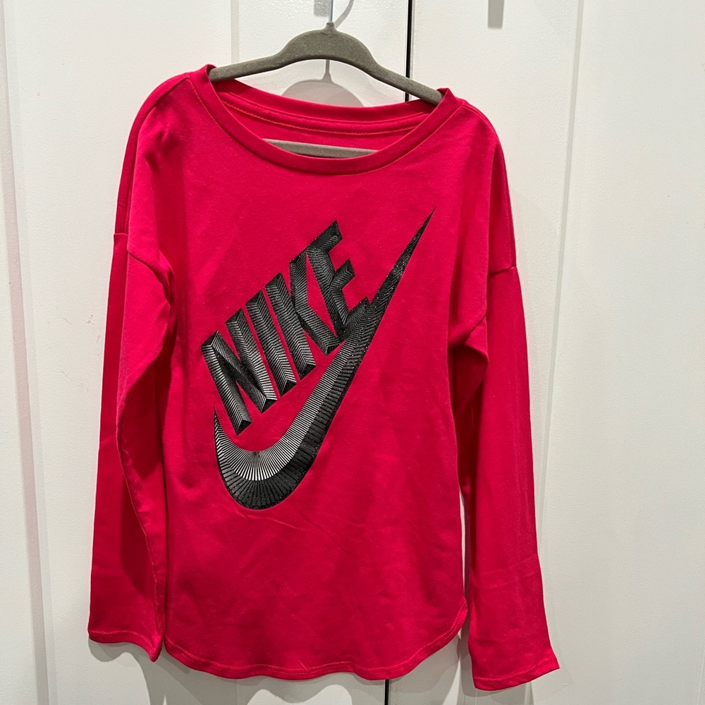 Nike long sleeved nwt